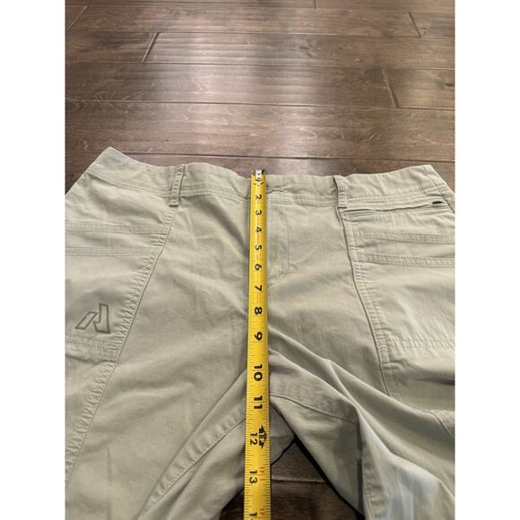 Eddie Bauer First Ascent Womens Green Hiking Stretch Zip Pockets Nylon Shorts 12 - Picture 8 of 9